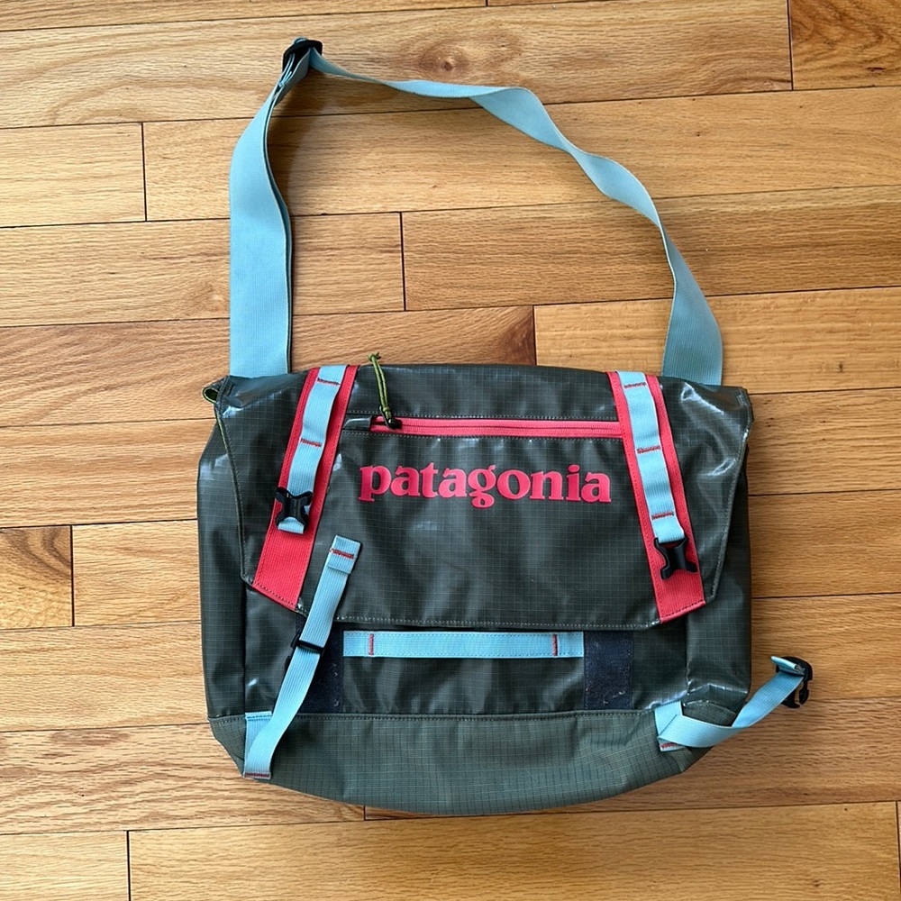 COPY - Patagonia messenger bag